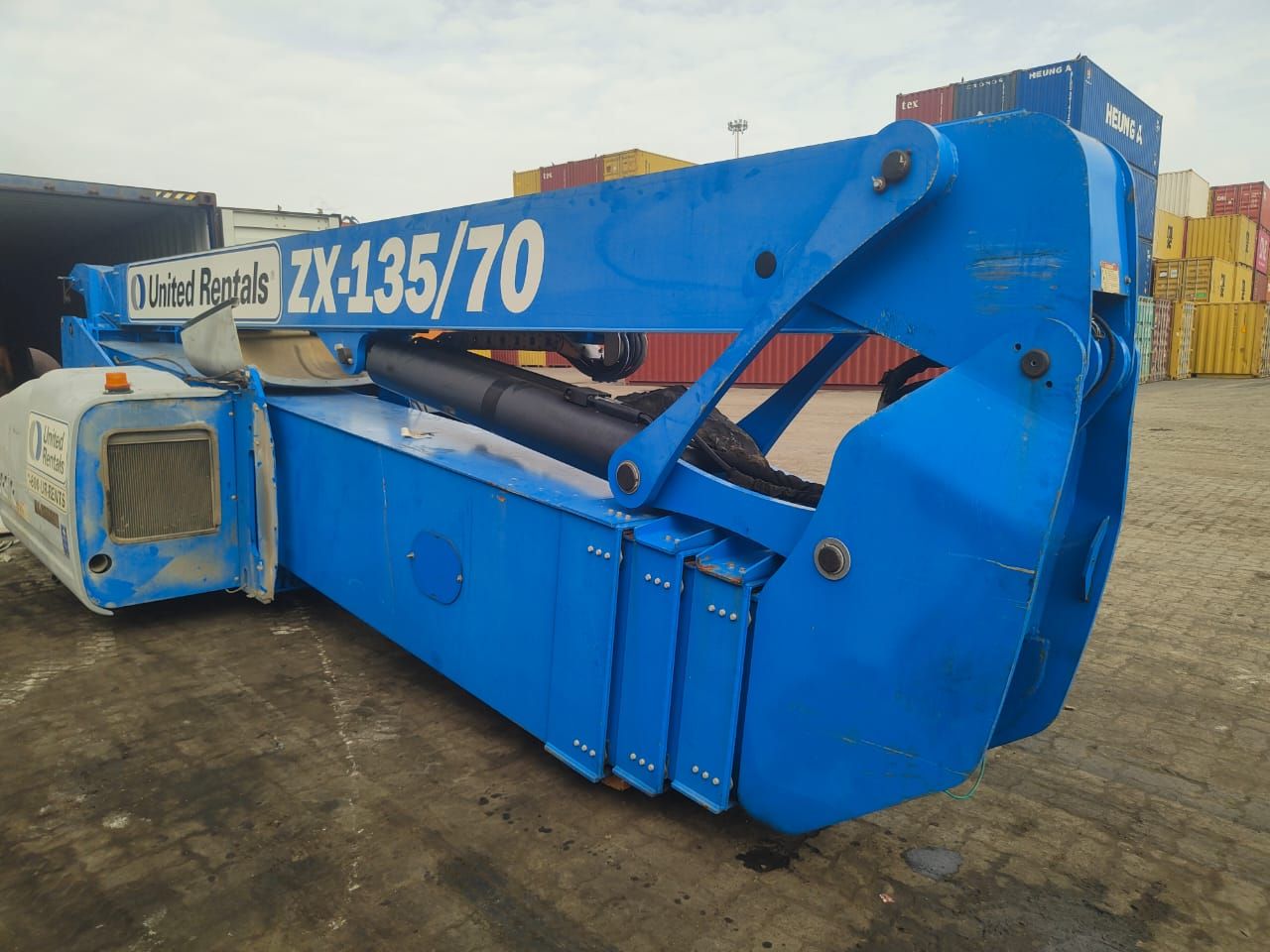 Boom Lifts packing – Genie ZX135-70 boom section dismantled for packing