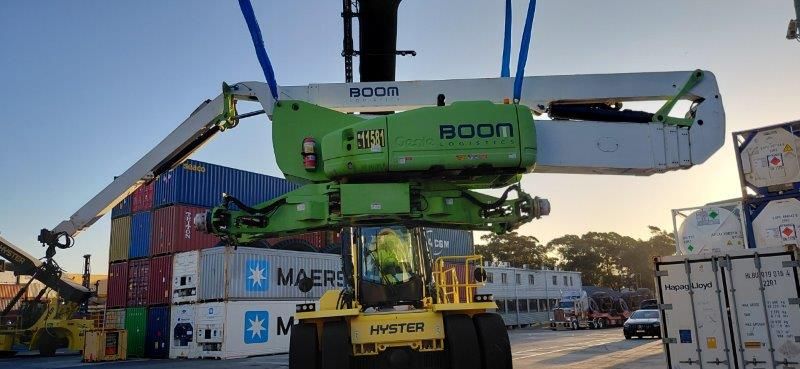Genie Z-135/70 boom lift